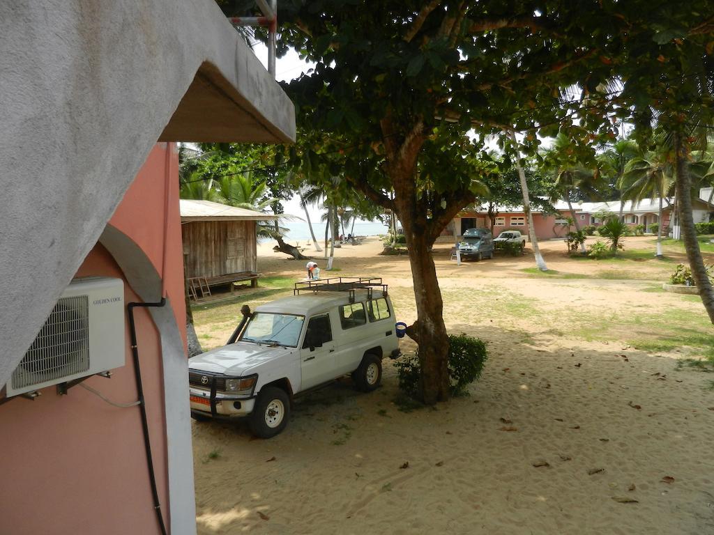 Hotel Tara Plage Kribi Exterior photo