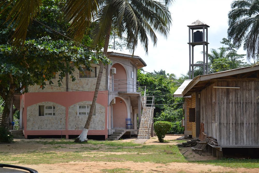 Hotel Tara Plage Kribi Exterior photo